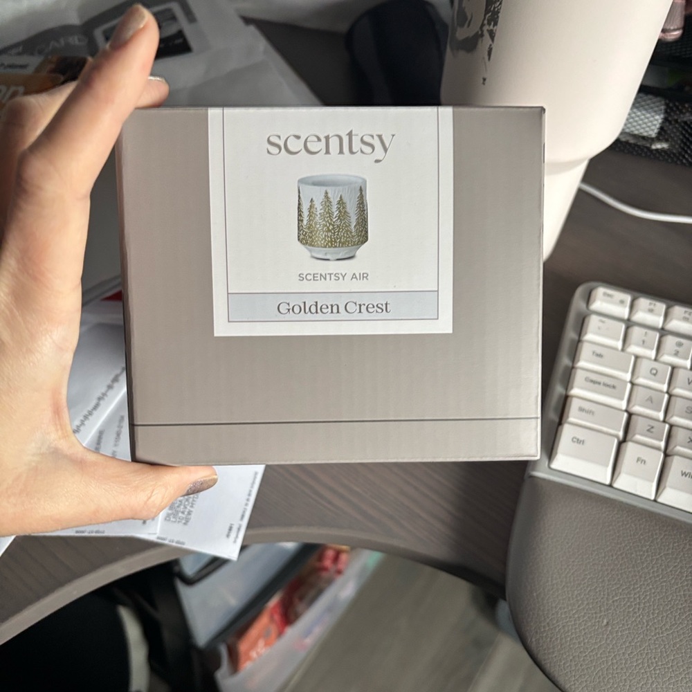 Scentsy Golden Crest air diffuser